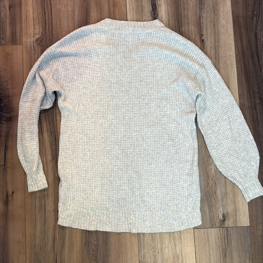 American Eagle light gray V-neck thin sweat sweater size XS - Picture 3 of 3